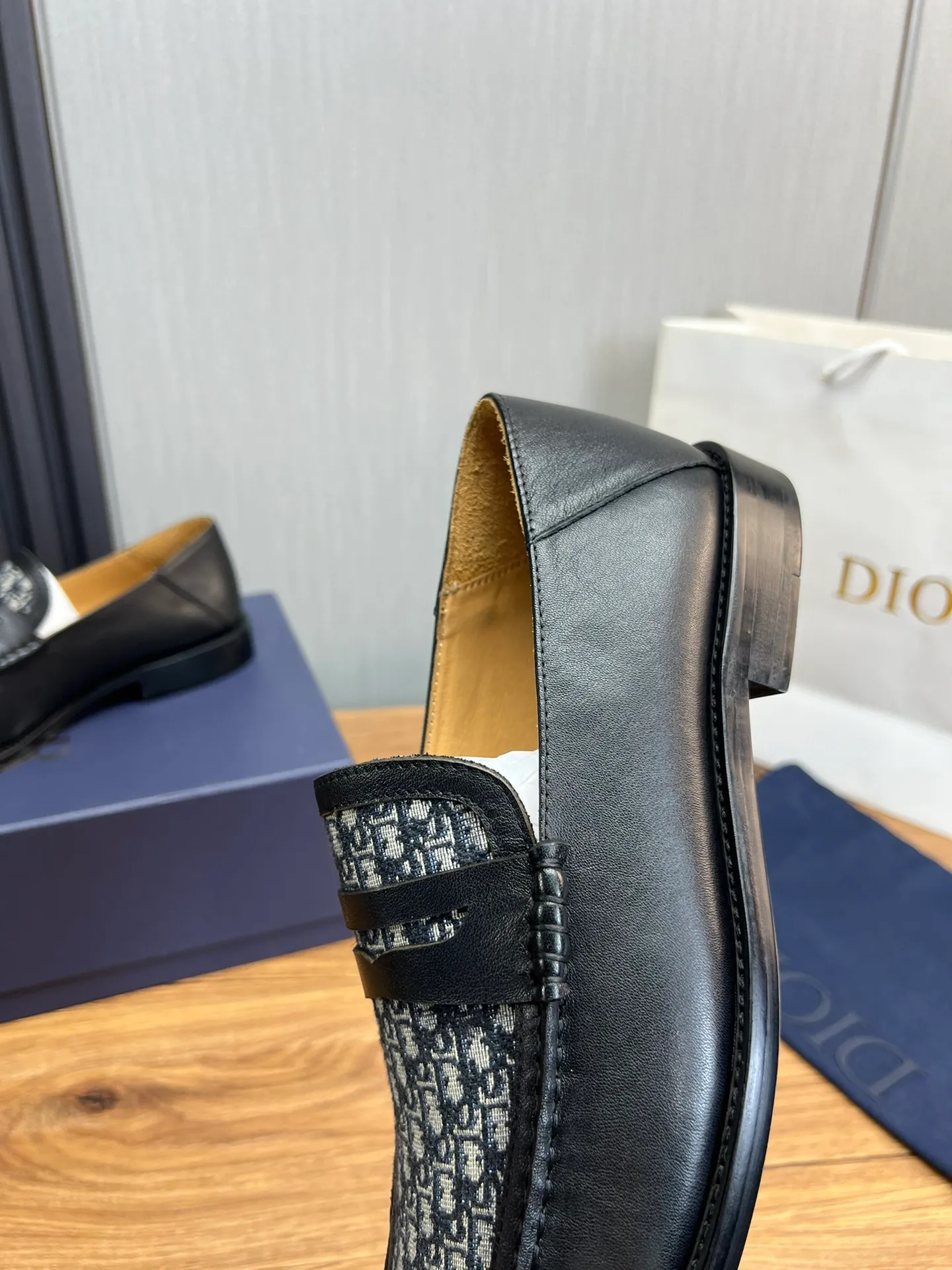 Men's men's shoes 💰580💰 Dior men's business casual leather shoes 👞all made of imported original brand leather, just to create a more comfortable wearing experience, upper: original cowhide ➕ imported sheepskin lining, original non-slip and wear-resistant rubber outsole ✔️36-45 (38.45 non-refundable)
